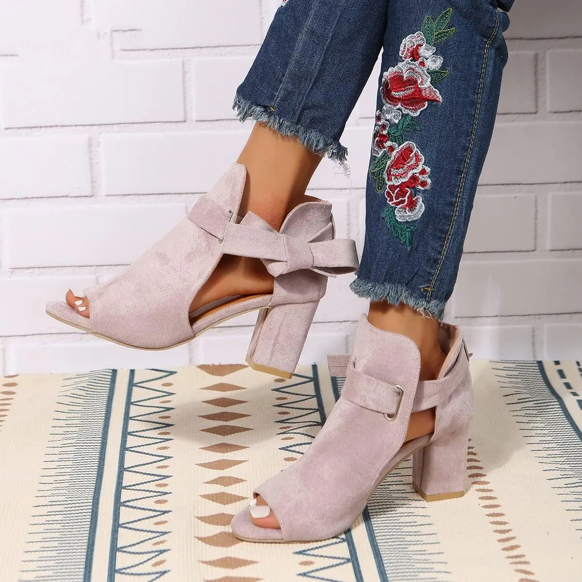 UOQAPRE Women's Chunky Heeled Sandals Ankle Strap Block Dress Pumps Shoes Summer Open Toe Low Heeled Party Sandals for Women